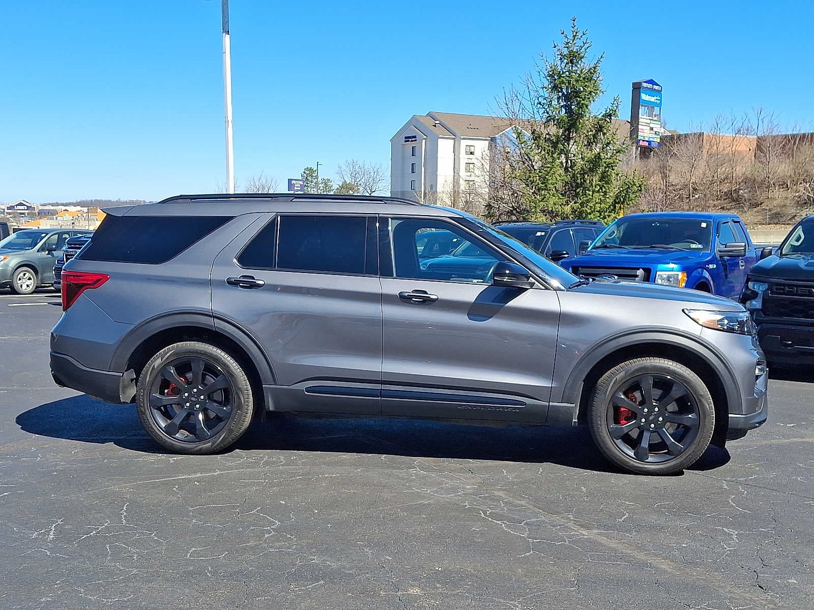 2023 Ford Explorer ST