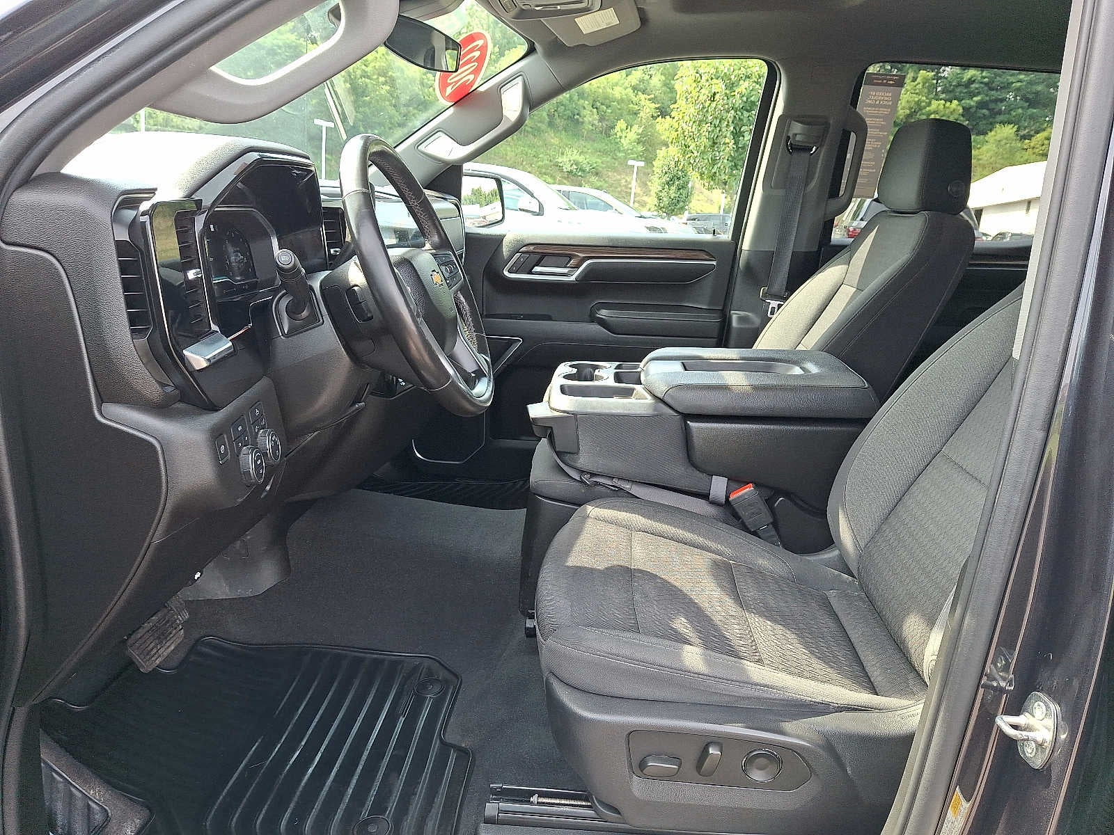 2022 Chevrolet Silverado 1500 LT (2FL)