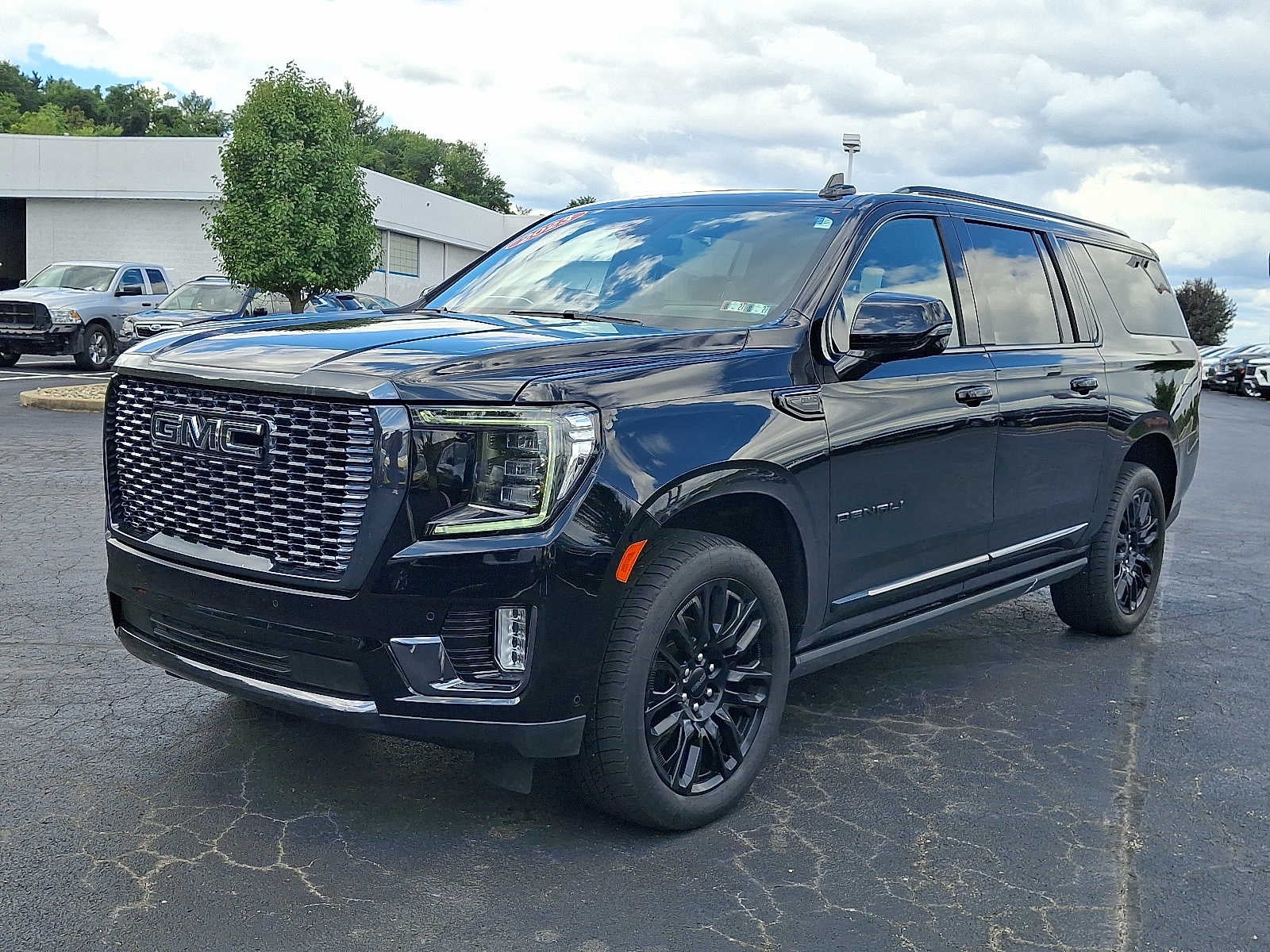 2023 GMC Yukon XL Denali Ultimate