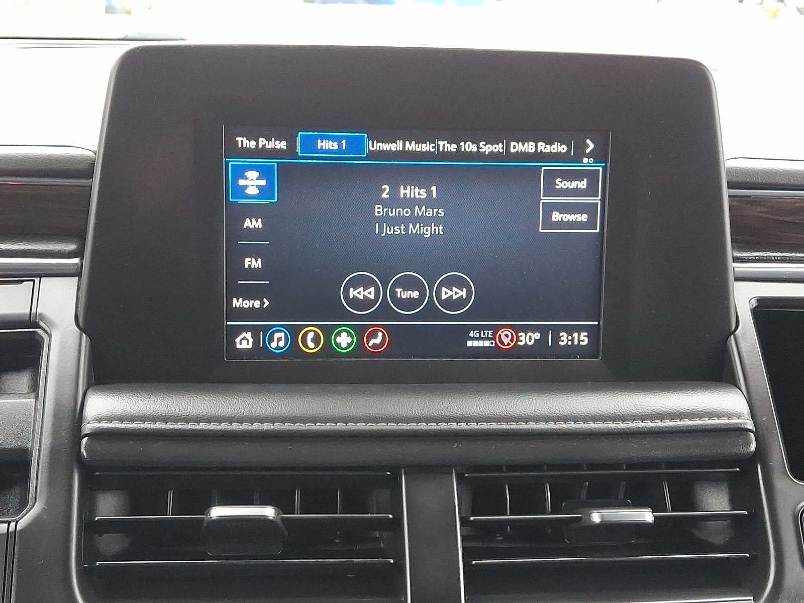 2023 Chevrolet Suburban LS