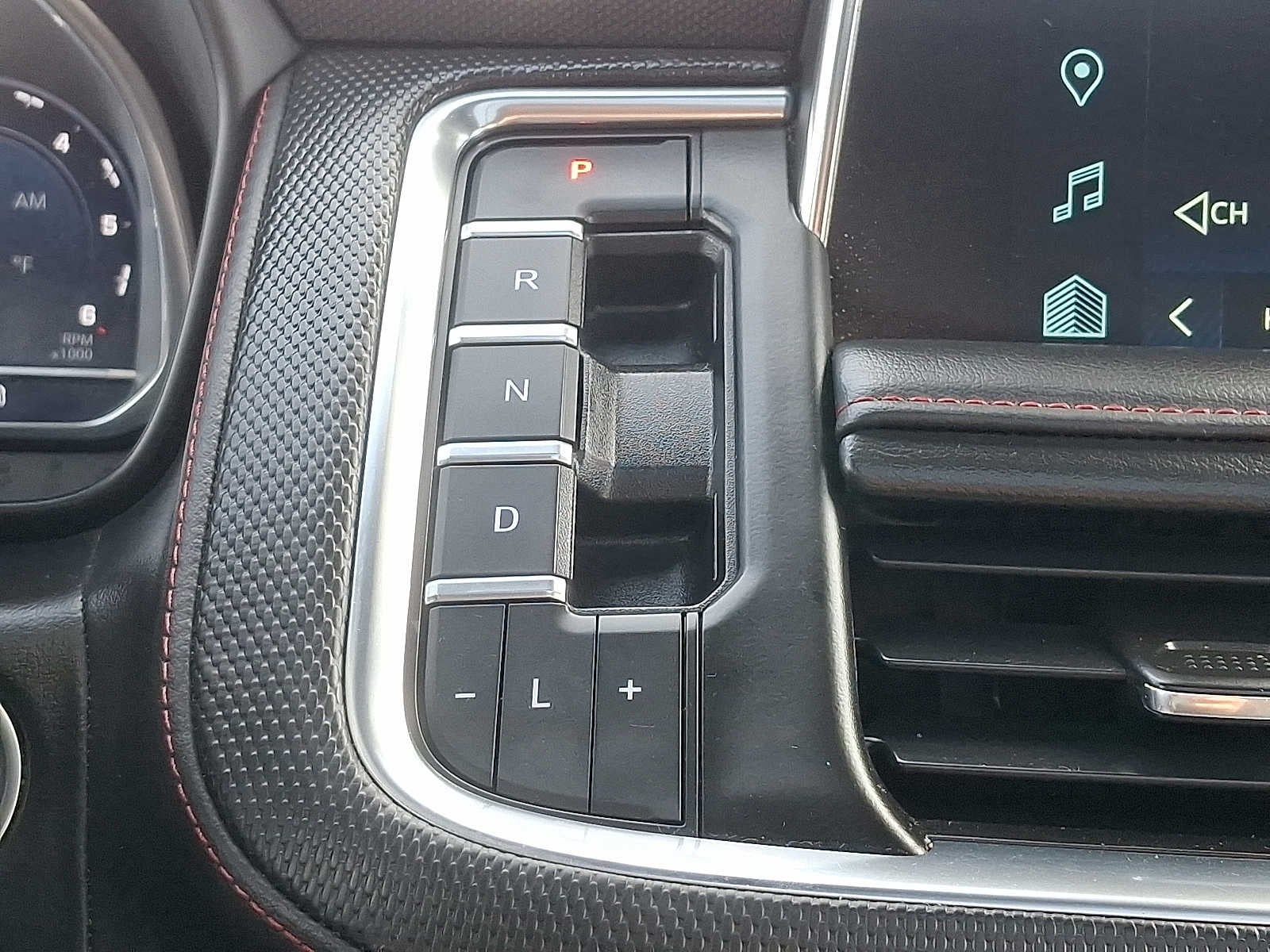 2022 Chevrolet Suburban RST