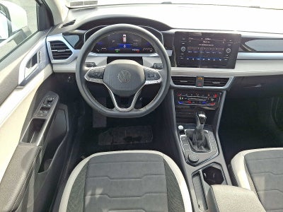 2025 Volkswagen Taos SE