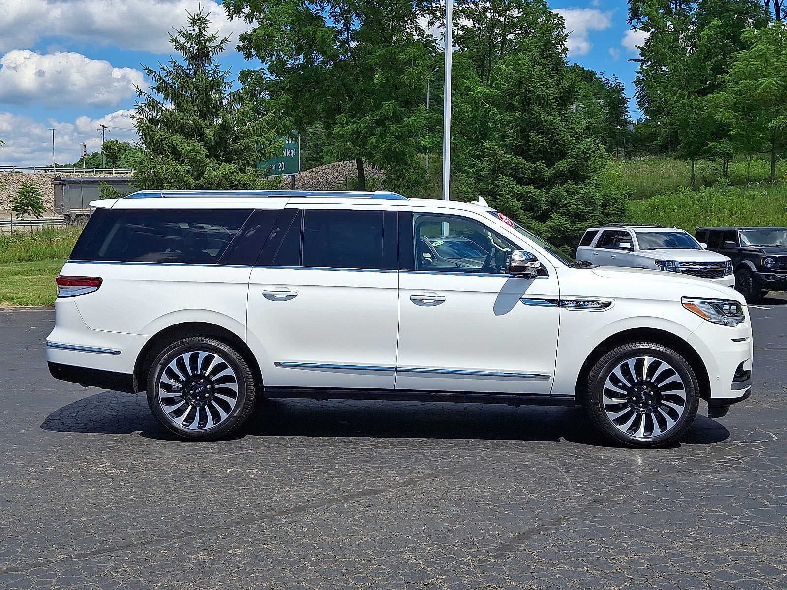 2024 Lincoln Navigator L Black Label