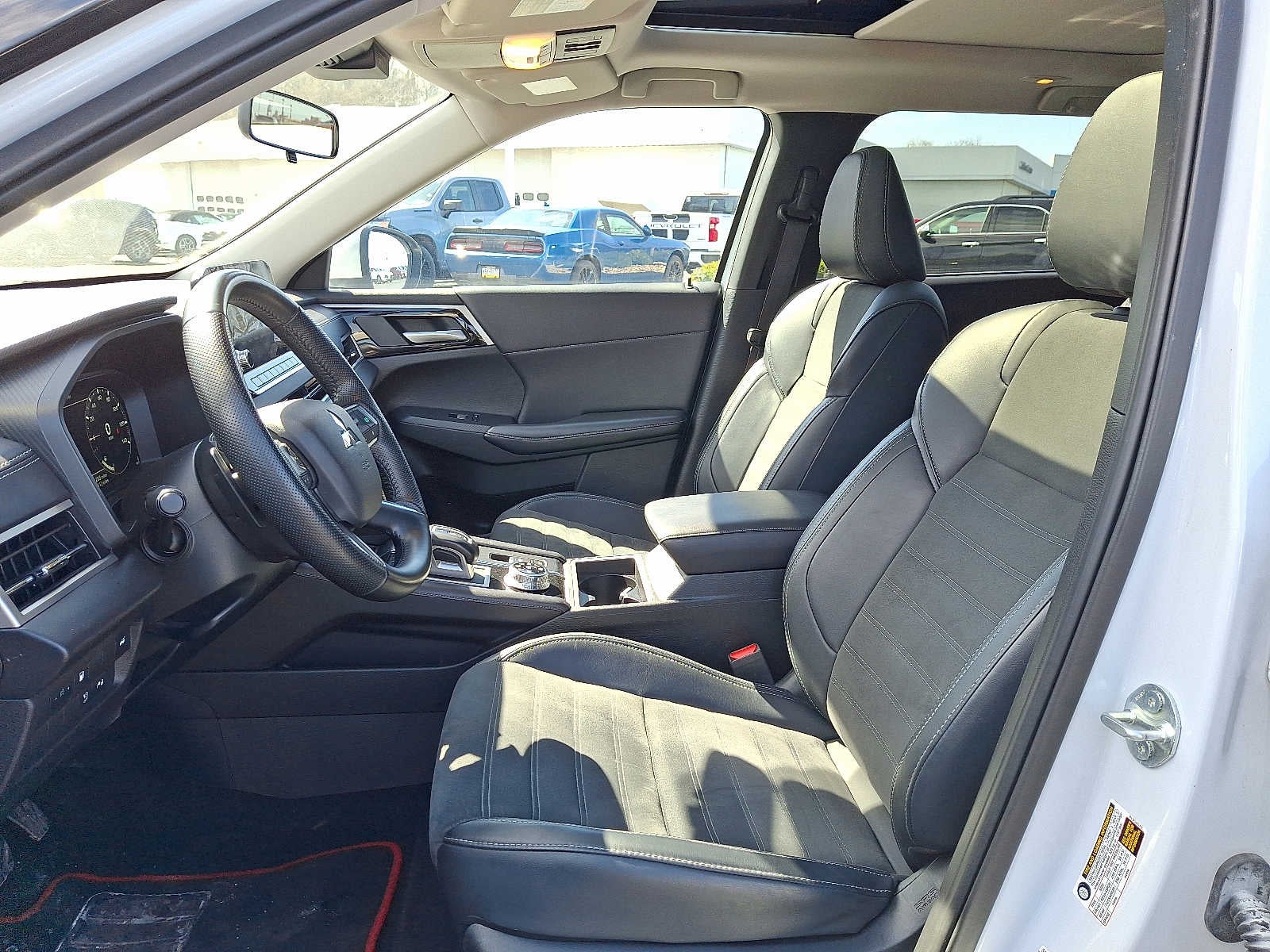 2024 Mitsubishi Outlander Plug-In Hybrid SE