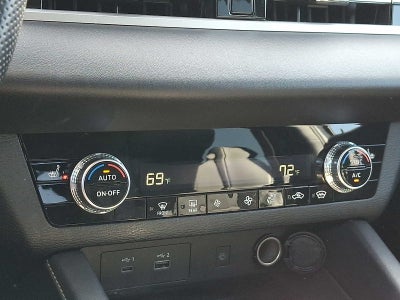 2024 Mitsubishi Outlander Plug-In Hybrid SE