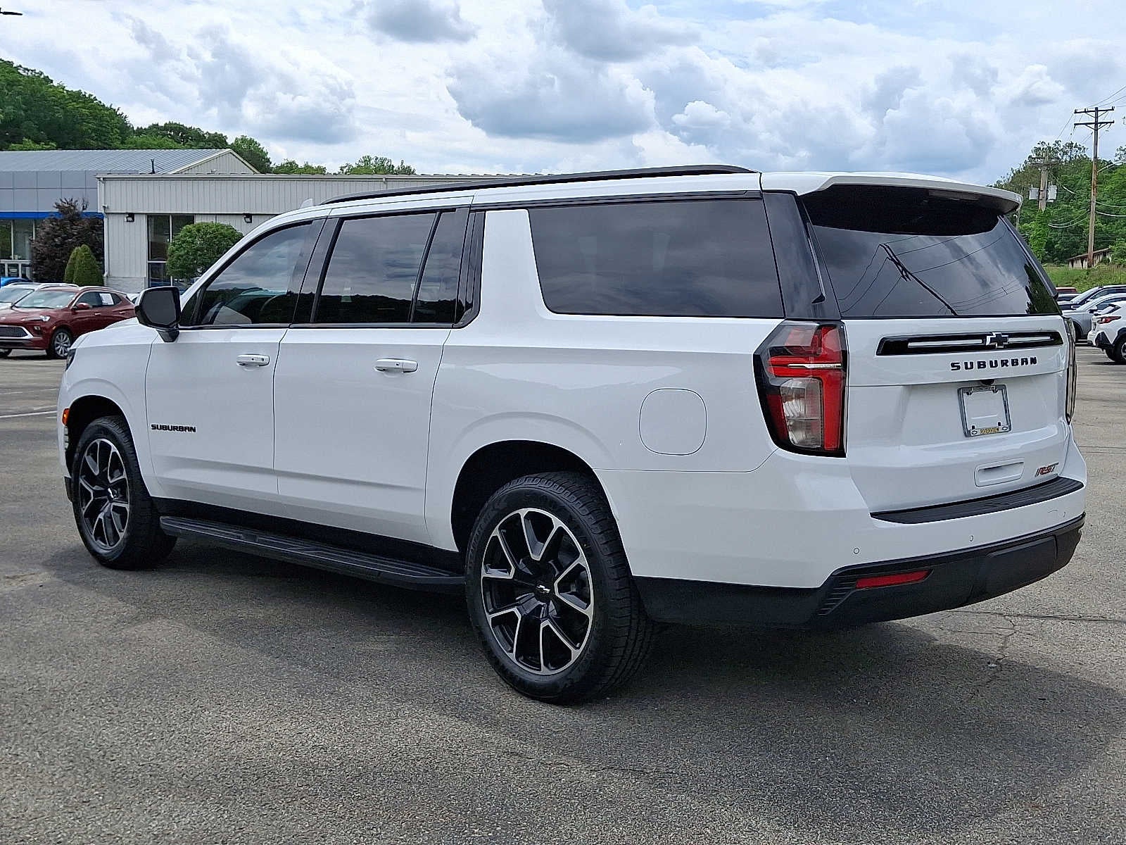 2023 Chevrolet Suburban RST