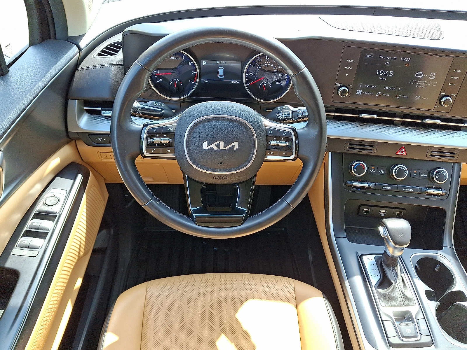 2023 Kia Carnival LX