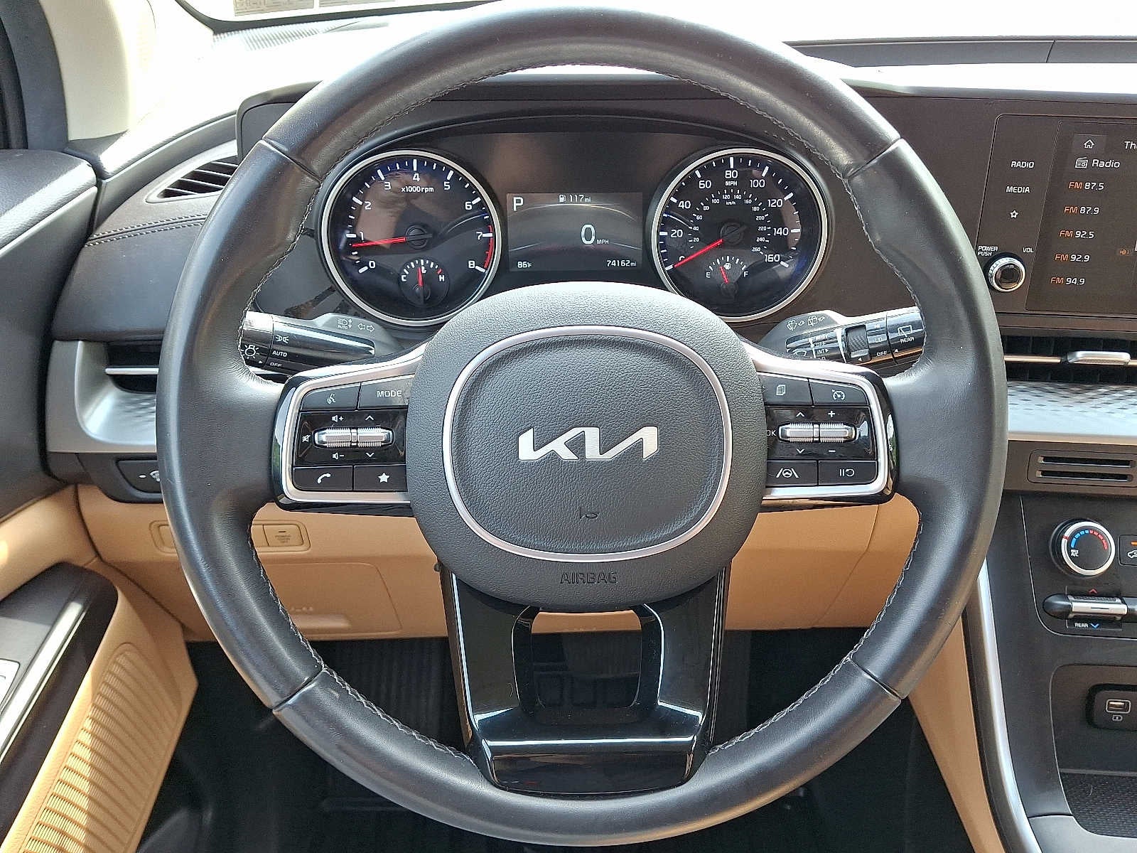 2023 Kia Carnival LX