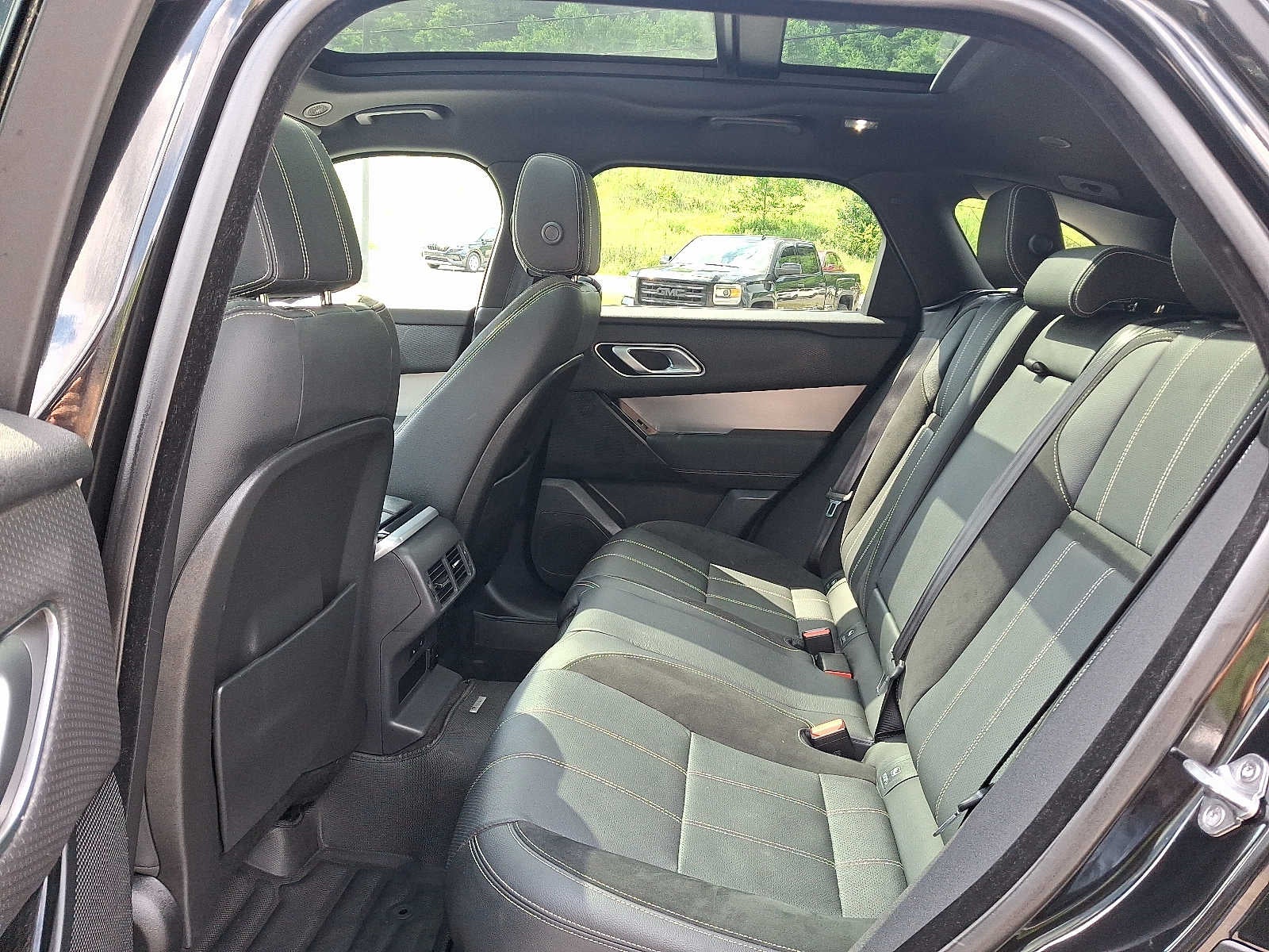 2022 Land Rover Range Rover Velar R-Dynamic S