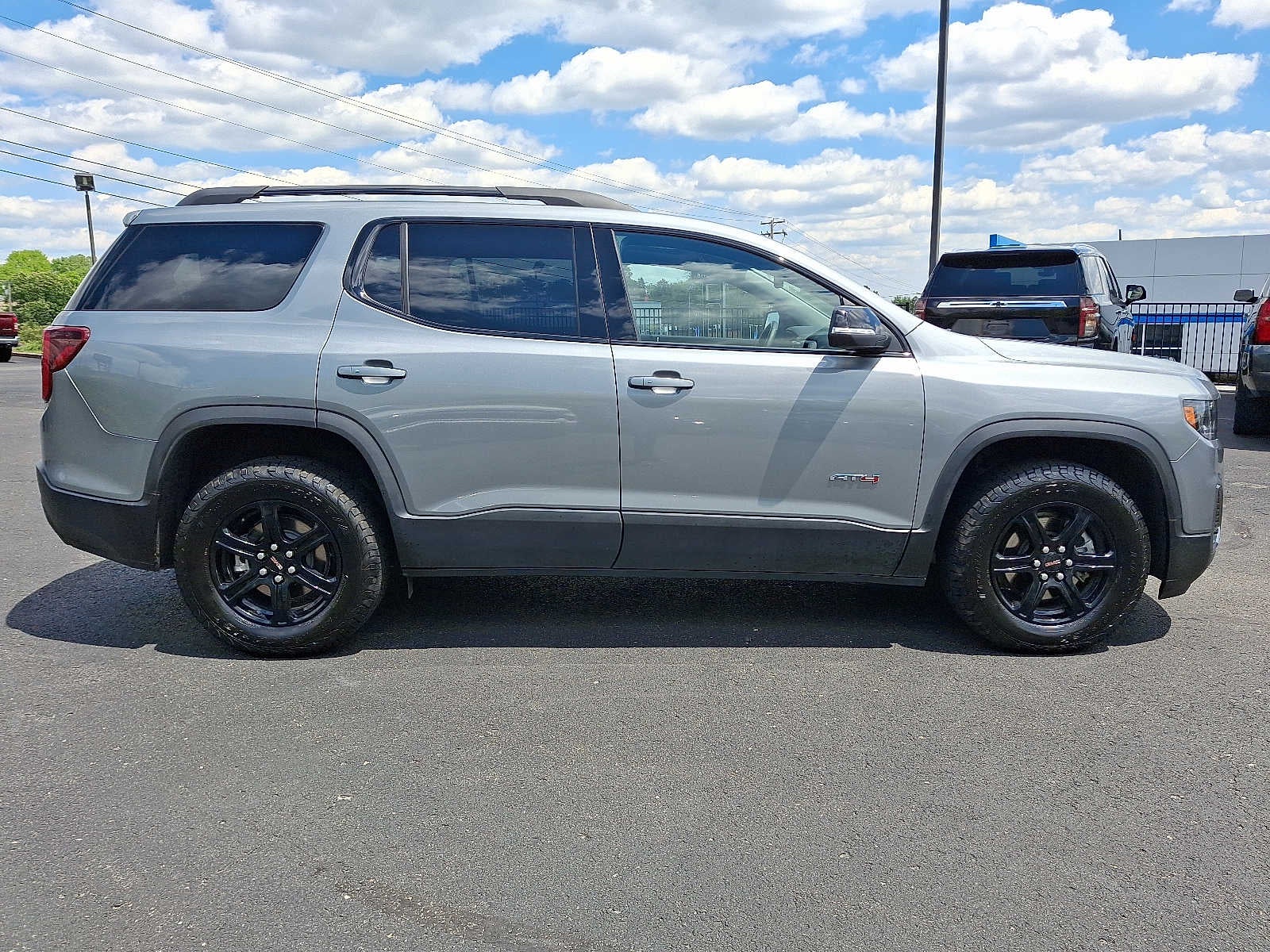 2023 GMC Acadia AT4