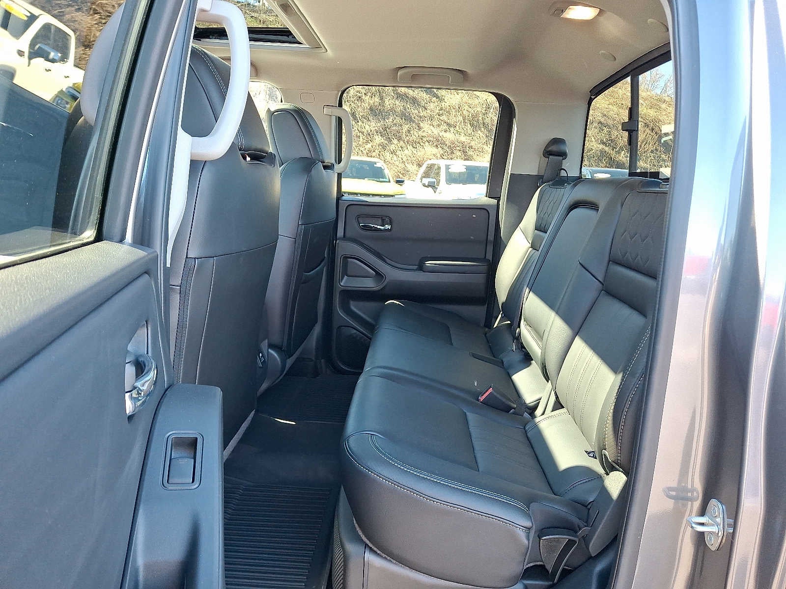 2025 Nissan Frontier SL