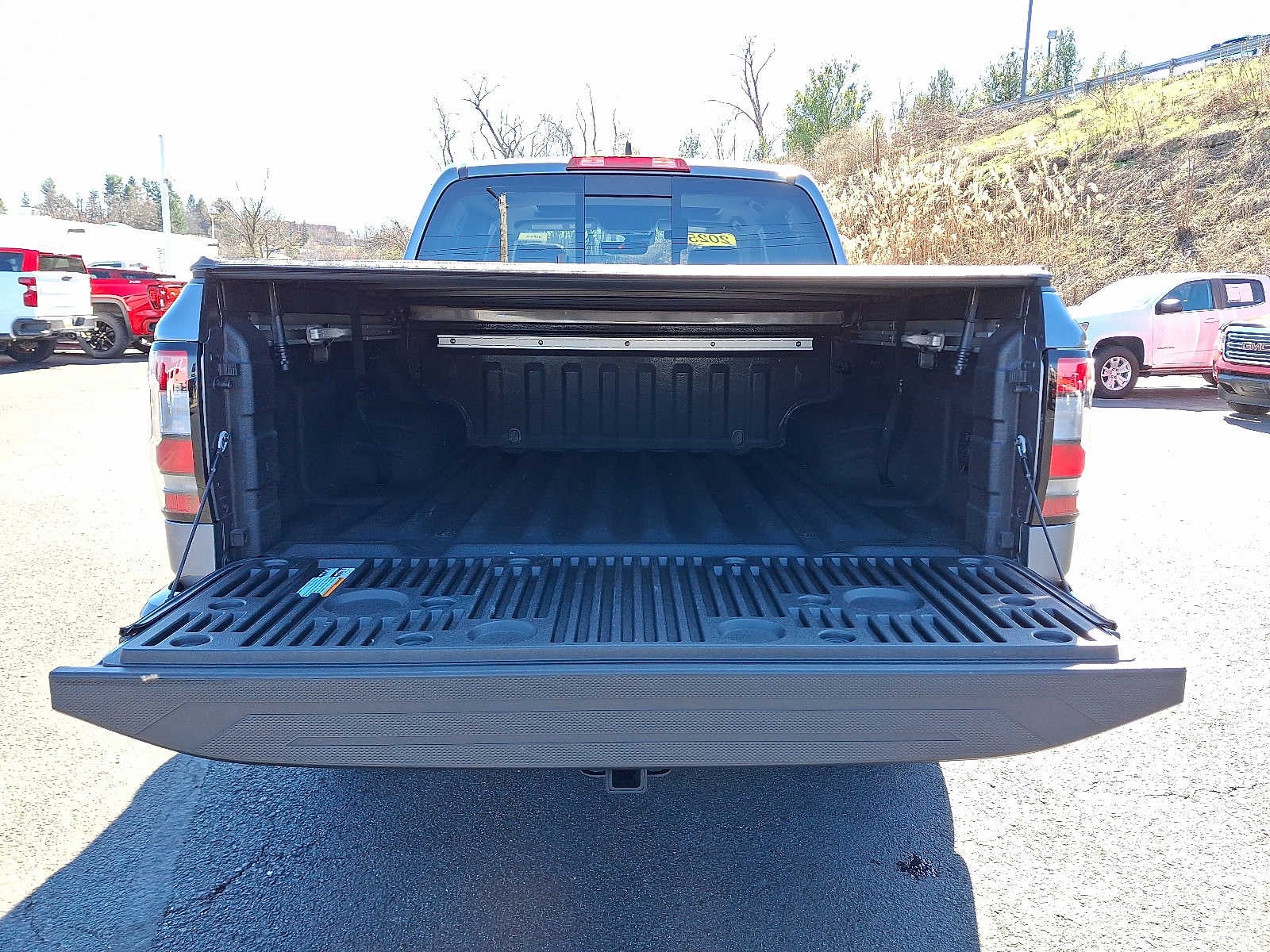 2025 Nissan Frontier SL