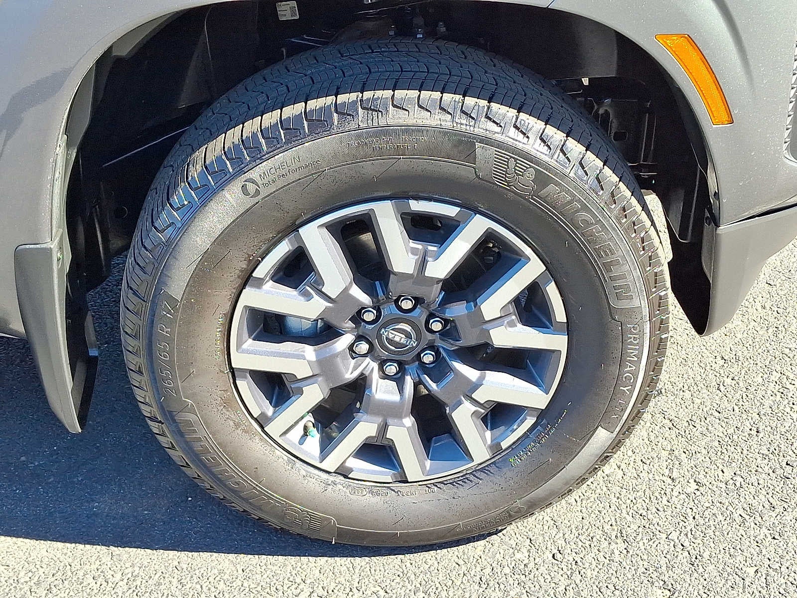 2025 Nissan Frontier SL