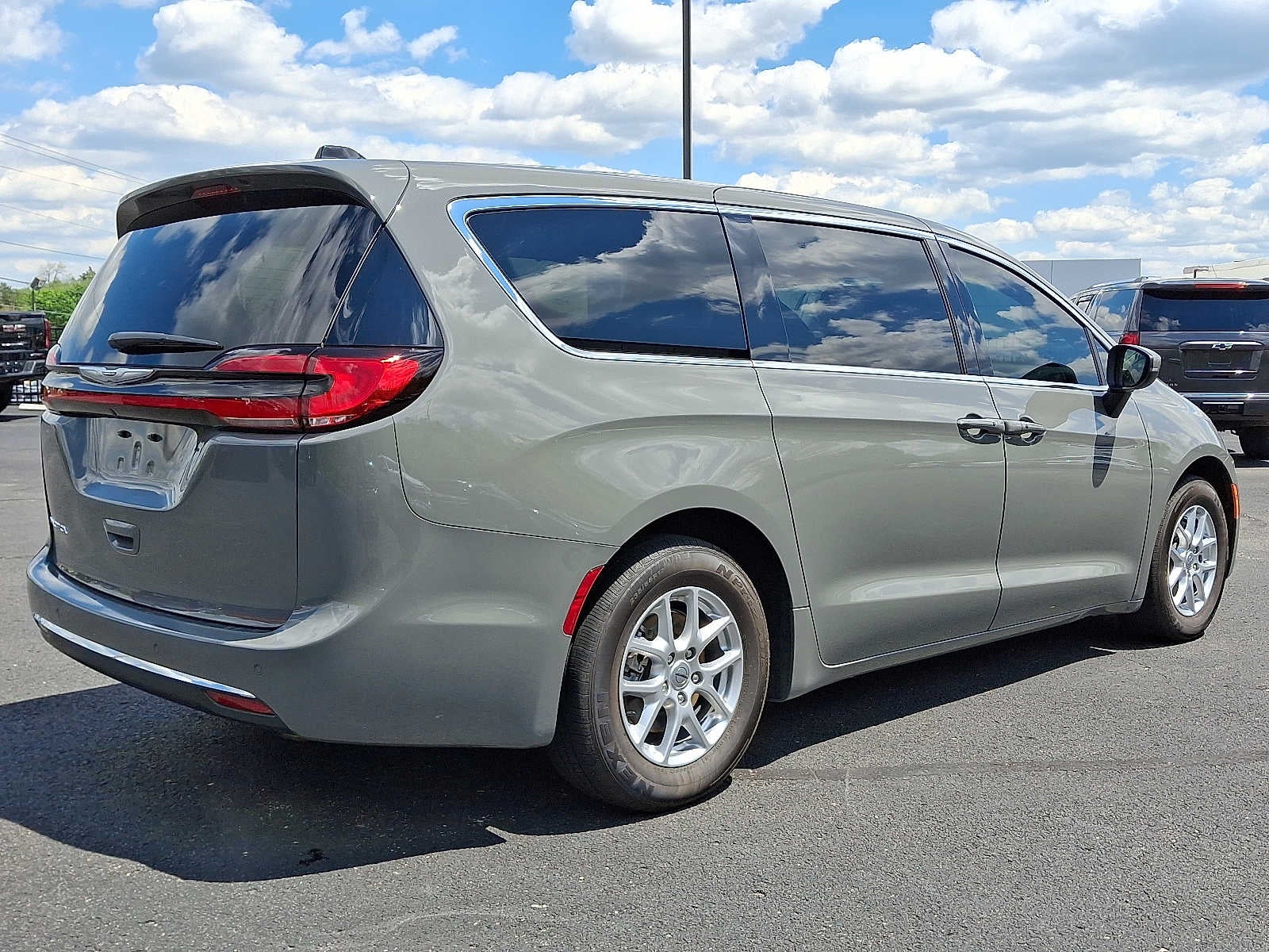 2023 Chrysler Pacifica Touring L