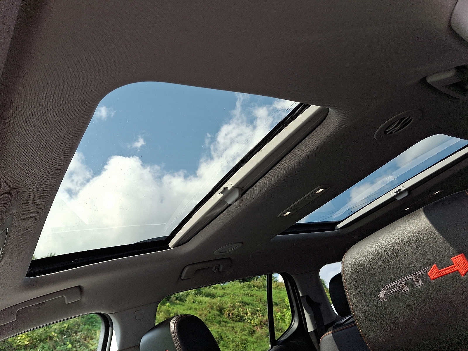 2023 GMC Acadia AT4