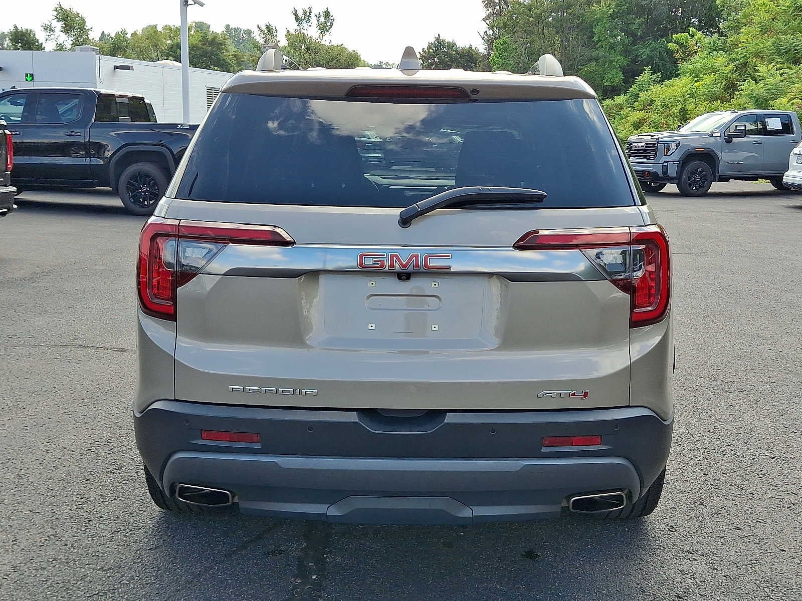 2023 GMC Acadia AT4