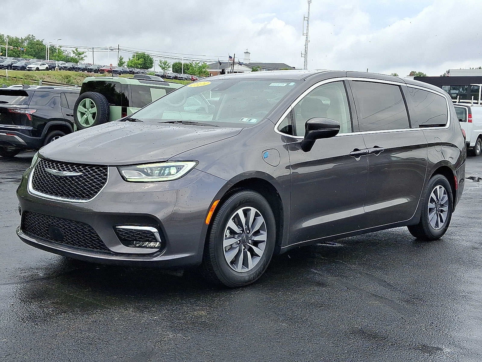 2023 Chrysler Pacifica Hybrid Touring L
