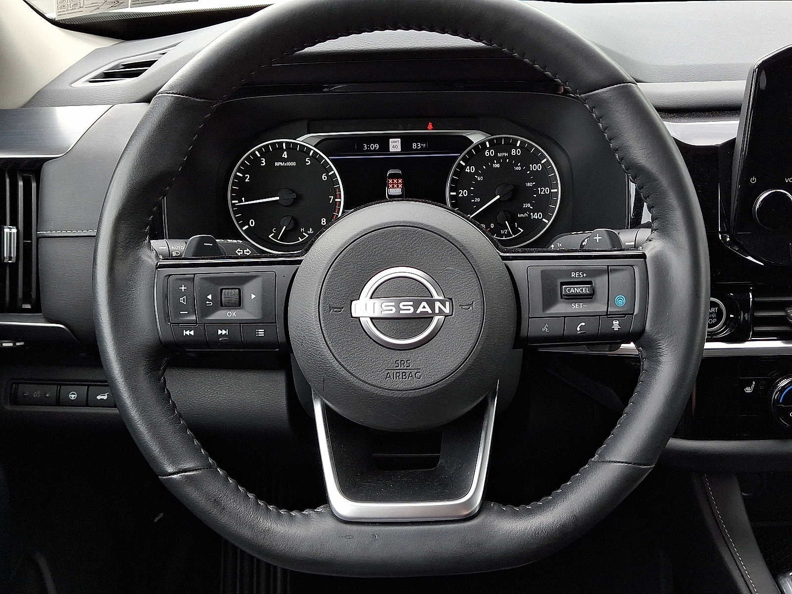 2022 Nissan Pathfinder SL